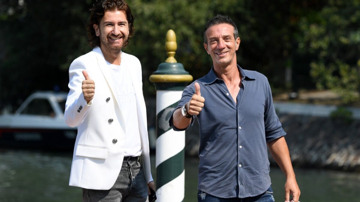 Striscia la notizia, Alessandro Siani e Vanessa Incontrada (o Ambra) al posto di Ficarra e Picone?