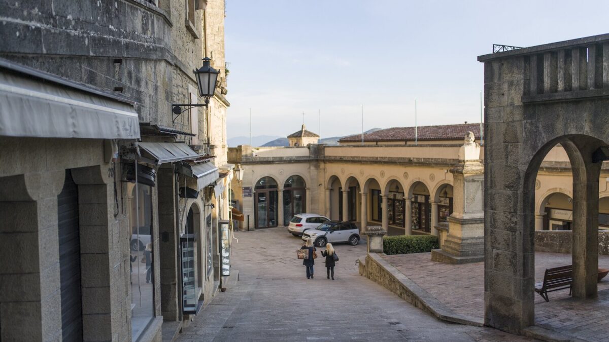 Vaccini a pagamento per i turisti? San Marino è pronto al via, ma non per gli italiani