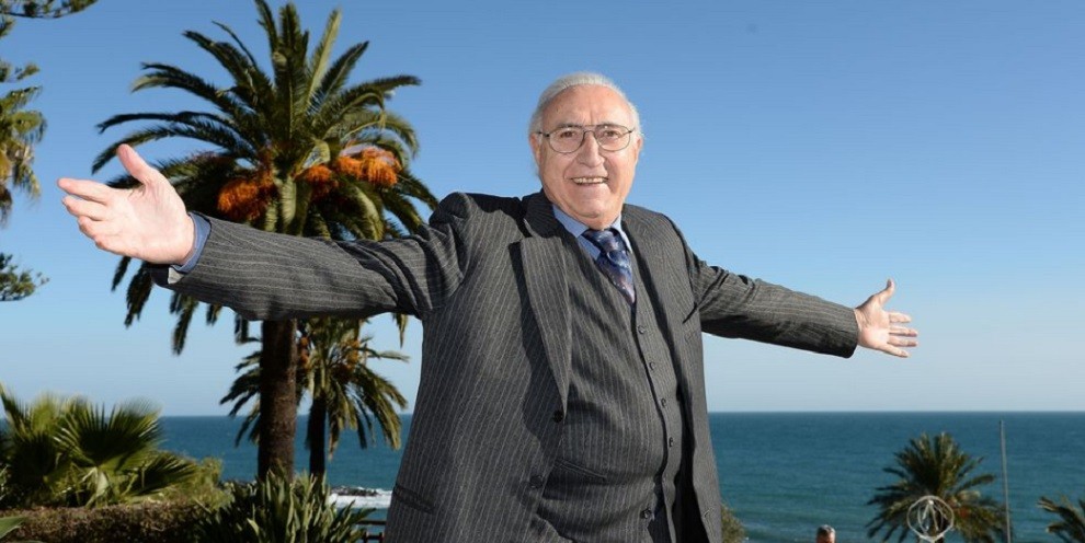 Pippo Baudo: “Mai rivale di Corrado. La canzone del secolo un flop, Pingitore ci inserì i comici. Niente pace con Vespa”