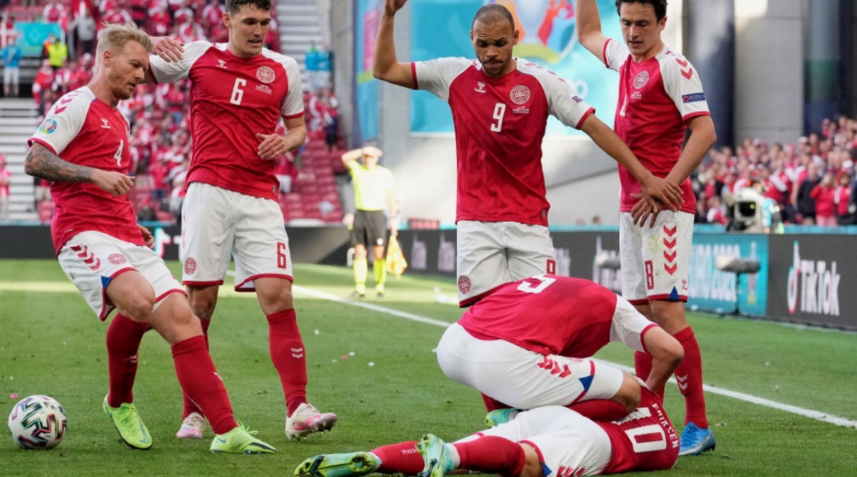 Euro 2020, Danimarca – Finlandia: malore in campo per Christian Eriksen. Le condizioni del calciatore sono stabili