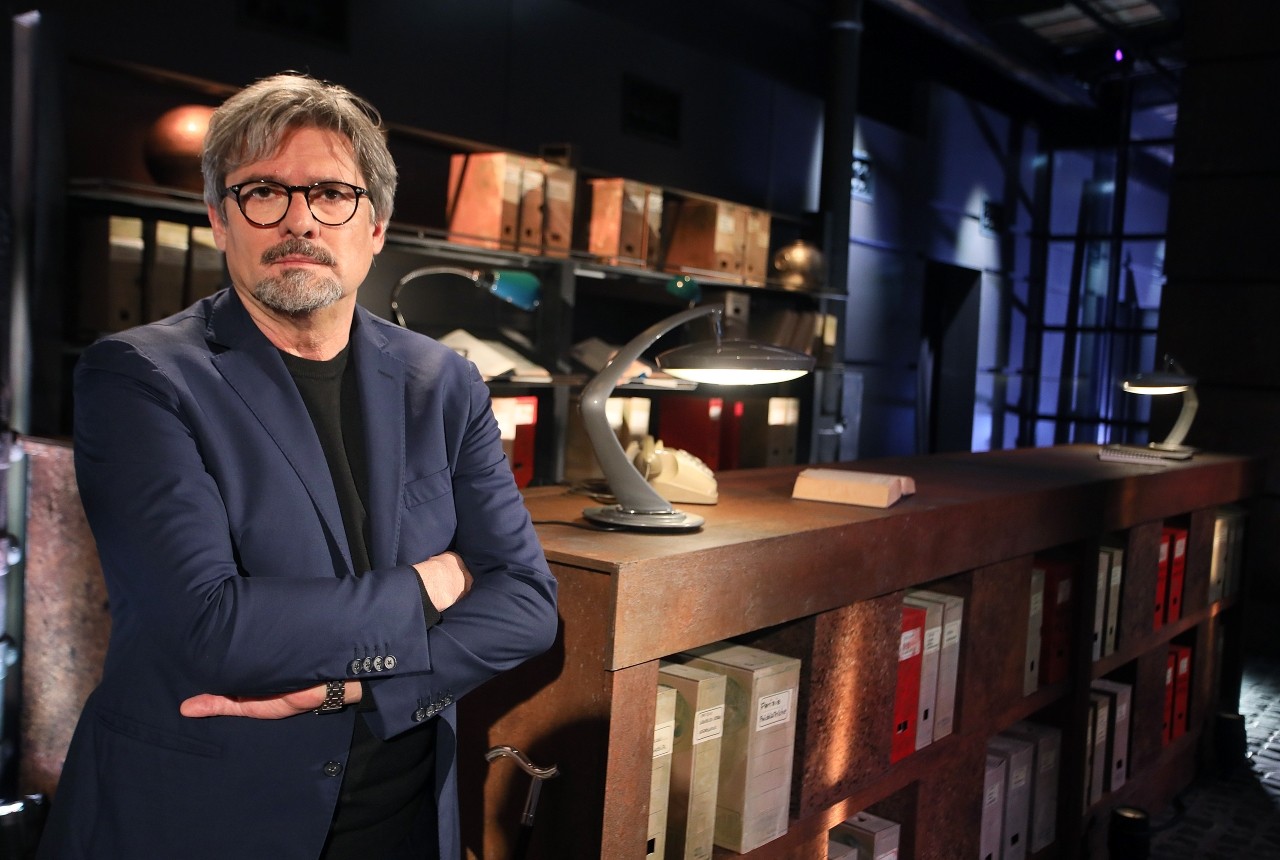Detectives – Casi risolti e irrisolti, il promo del nuovo programma di Rai 2 condotto da Giuseppe Rinaldi