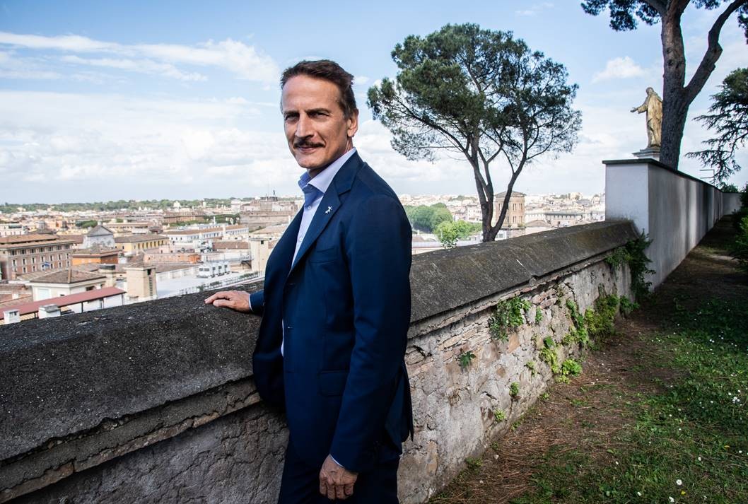 Ritorna su Canale 5 Viaggio nella Grande Bellezza: dopo la sospensione dello scorso gennaio, si riparte dai Windsor