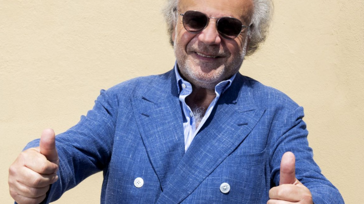 Jerry Calà, il compleanno per i 70 anni in diretta tv dall’Arena di Verona su Rtl 102.5