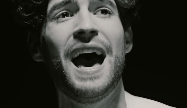 Stanco di piangere, Matteo Faustini: ascolta l’emozionante ballad (video)