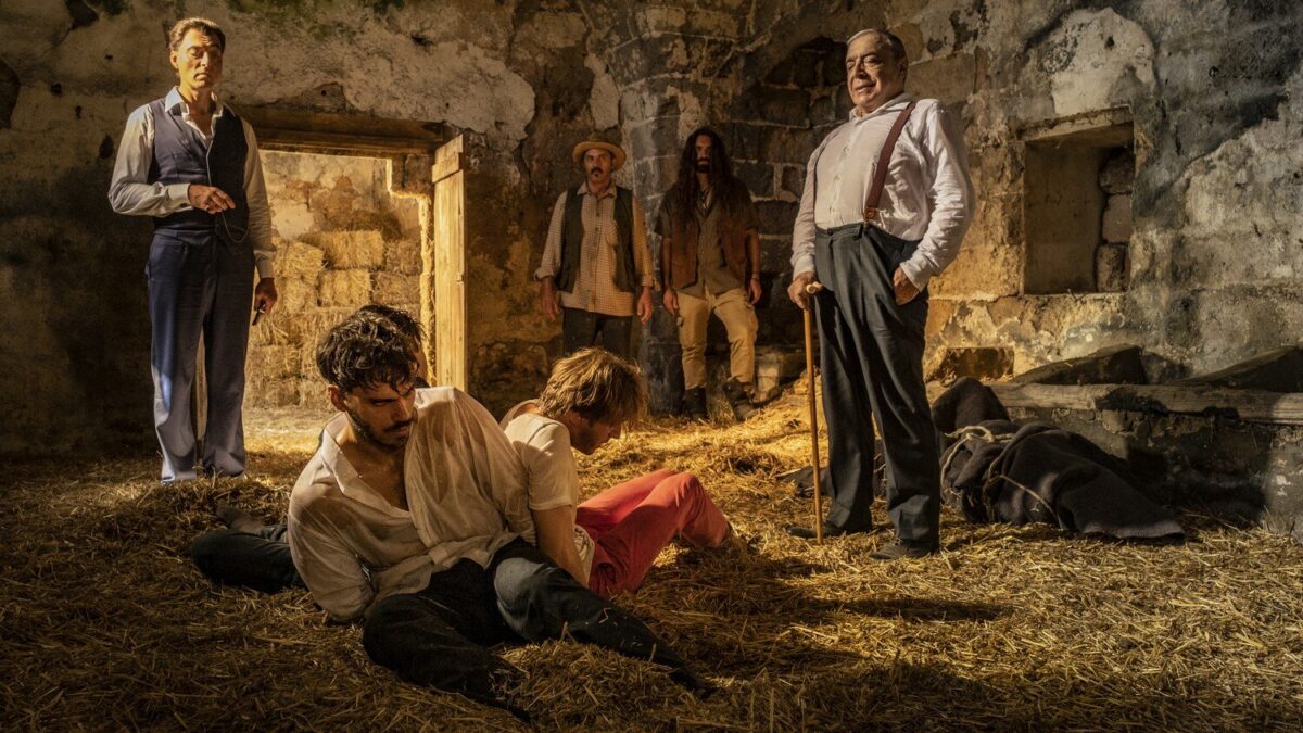 School of Mafia: conosciamo meglio i personaggi della black comedy di Alessandro Pondi