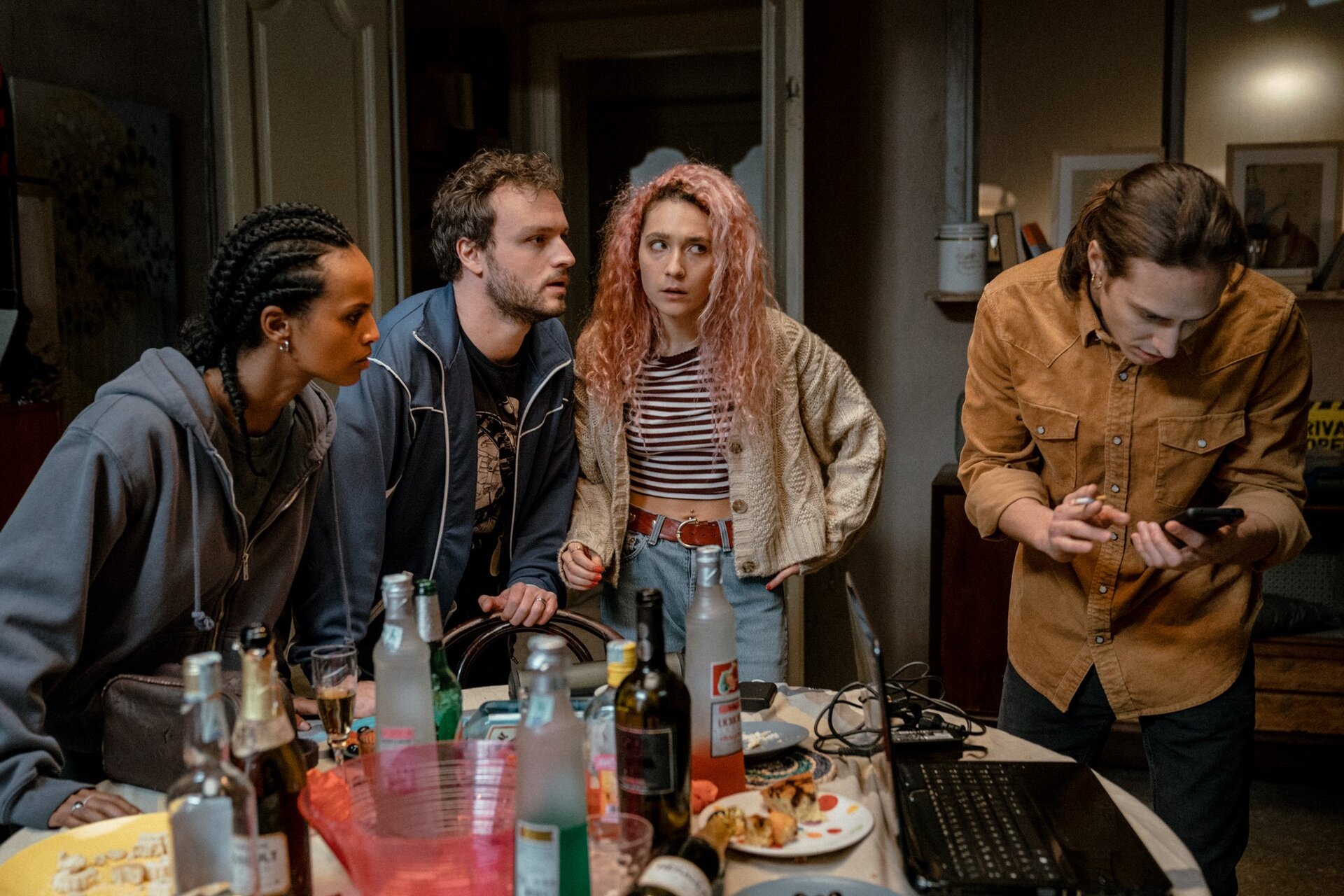 State a Casa: trailer della black comedy con lockdown di Roan Johnson (Al cinema dal 1° luglio)