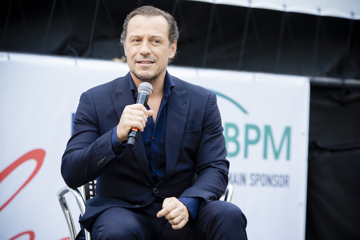 Vostro Onore, Stefano Accorsi protagonista della miniserie Rai remake di Your Honor: riprese in corso