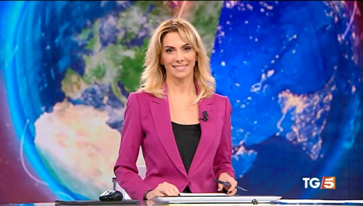 Simona Branchetti alla guida del Morning News estivo di Canale 5, dal 26 luglio: Figliuolo e Meloni, ospiti della prima puntata