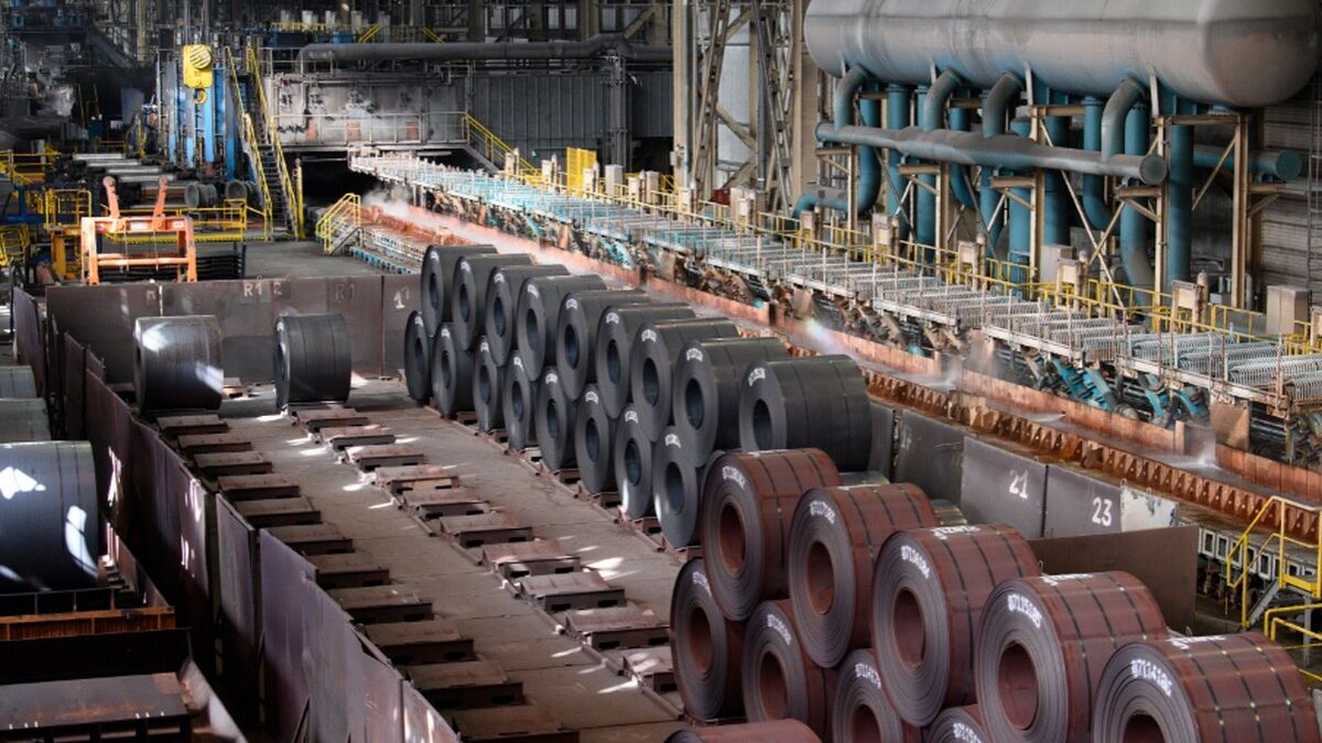 Svegliati amore mio, l’operaio di ArcelorMittal che fu licenziato dovrà essere reintegrato