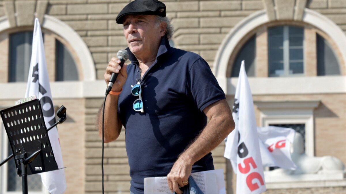 Enrico Montesano contro tutti sul covid: “Frank Matano un cretino. Rai fa ca*ate immonde” (VIDEO)