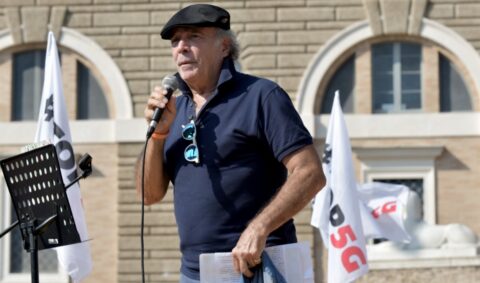 Enrico Montesano contro tutti sul covid: “Frank Matano un cretino. Rai fa ca*ate immonde” (VIDEO)