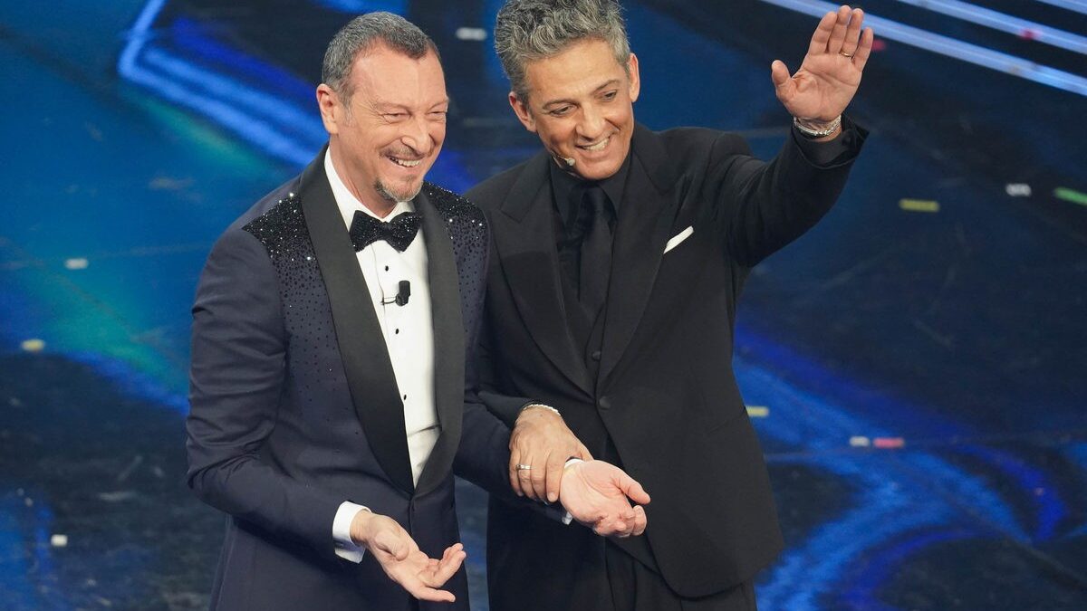 Fiorello presenta Fiorello: lo spettacolo teatrale dello showman siciliano meriterebbe una serata evento in tv
