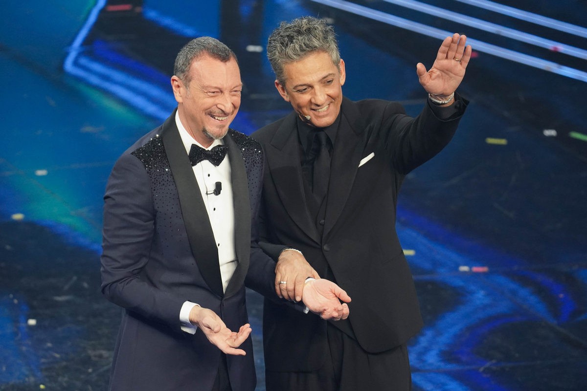 Fiorello presenta Fiorello: lo spettacolo teatrale dello showman siciliano meriterebbe una serata evento in tv
