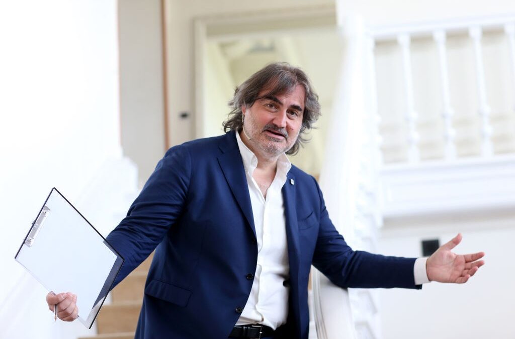Pierluigi Pardo a DAZN, Mediaset minaccia azioni legali contro il giornalista