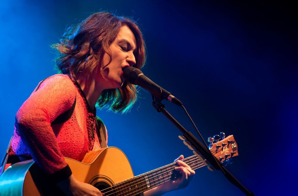 Una domenica al mare, Carmen Consoli: ascolta la canzone (testo e video)