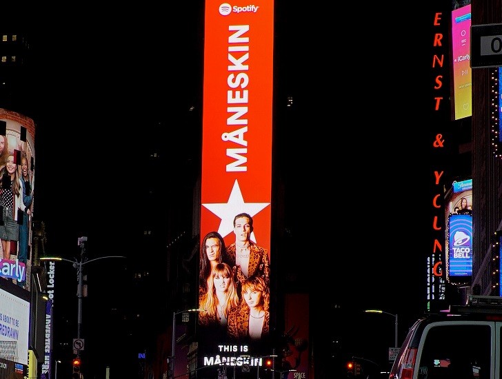I Maneskin nella billboard di Spotify a Times Square