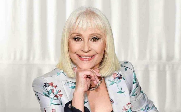 Raffaella Carrà: la top 5 dei momenti cult che hanno fatto la storia della tv