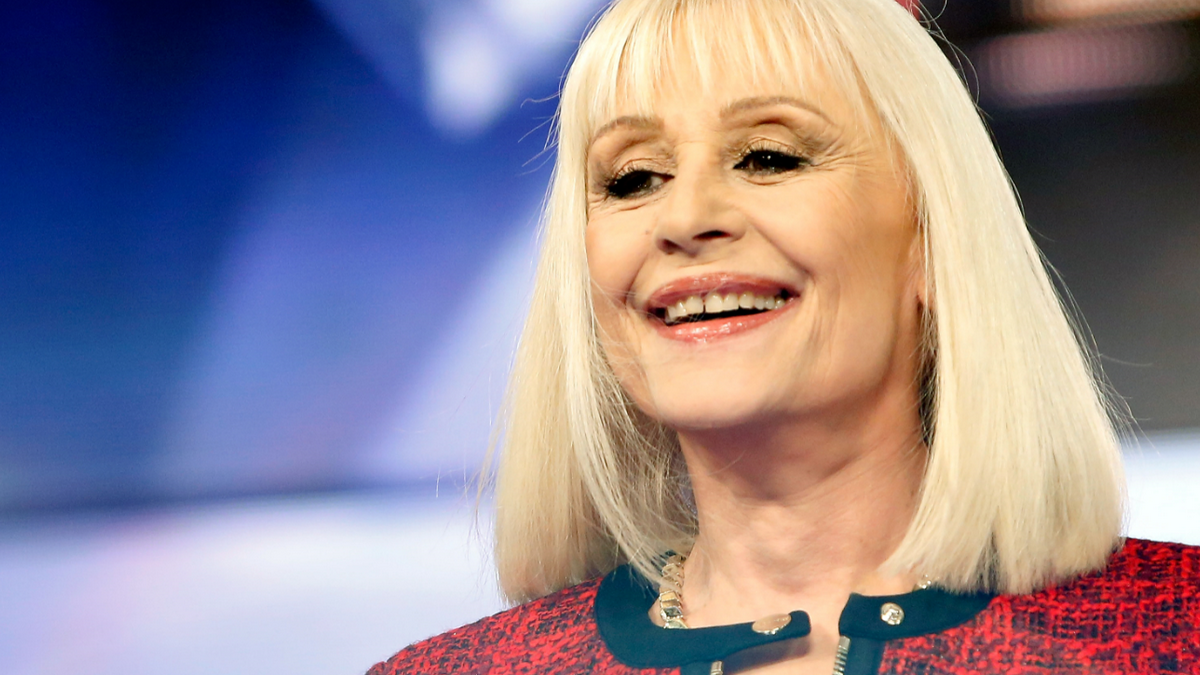 Raffaella Carrà, gli omaggi di Barbara d’Urso e Lorella Cuccarini fanno discutere