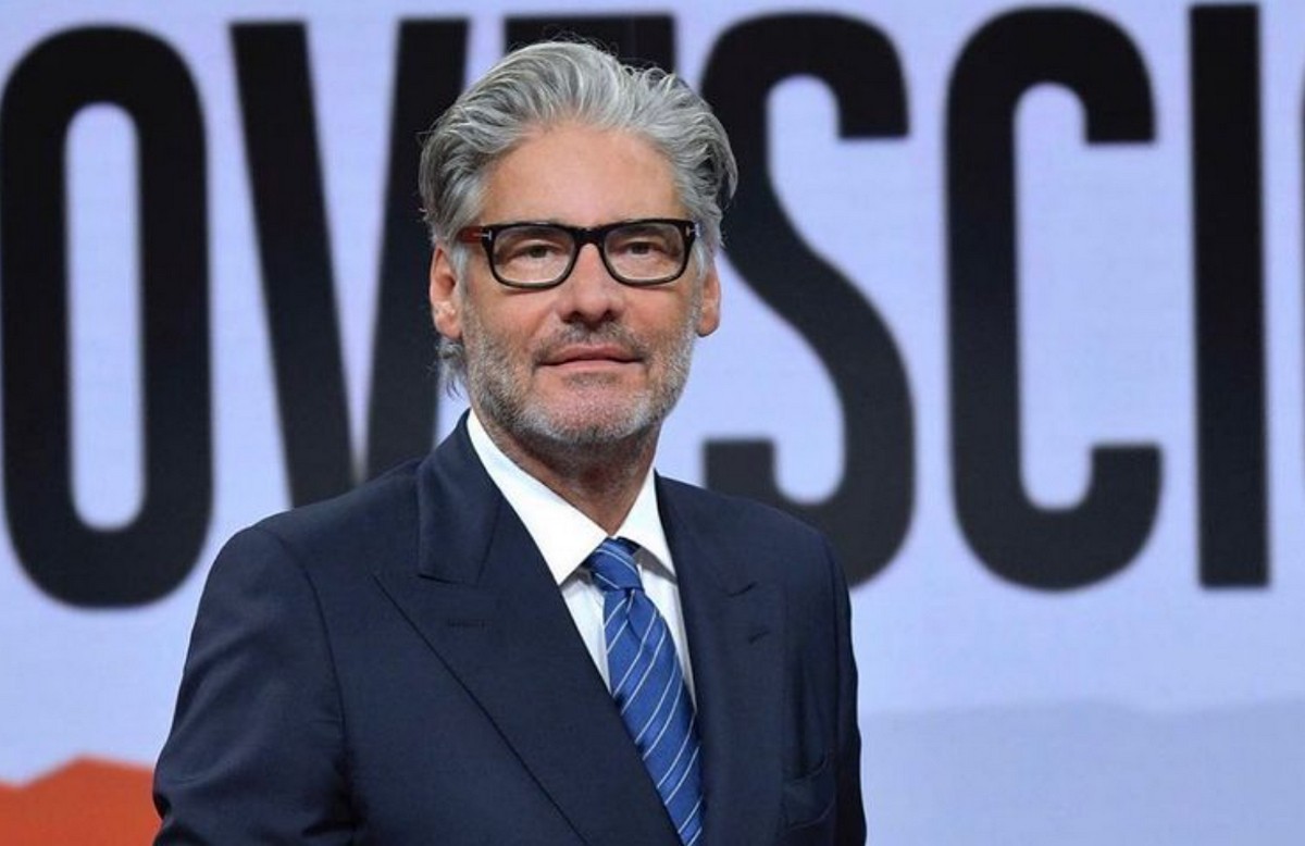 Dritto e Rovescio, Paolo Del Debbio cerca di limitare gli scontri. Si ripete lo schema destra vs destra