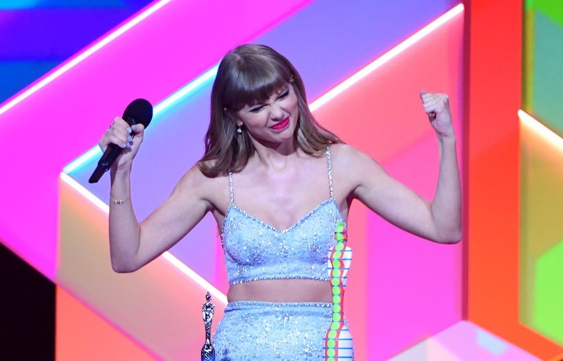 Taylor Swift sbarca su TikTok, ecco l’account ufficiale e il suo primo video #SwiftTok