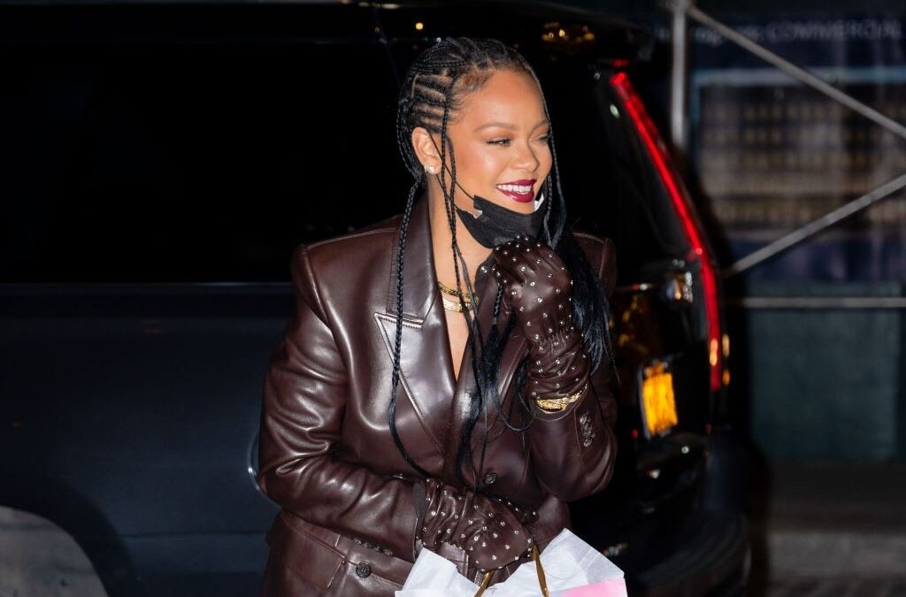 Rihanna è ufficialmente miliardaria: ecco quanto è ricca la cantante