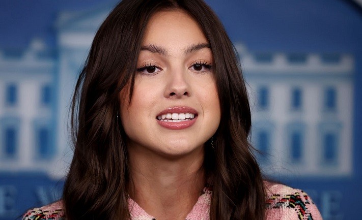 Olivia Rodrigo, ‘Good 4 U’ e ‘Misery Business’ simili? I Paramore aggiunti come autori. E Taylor Swift…
