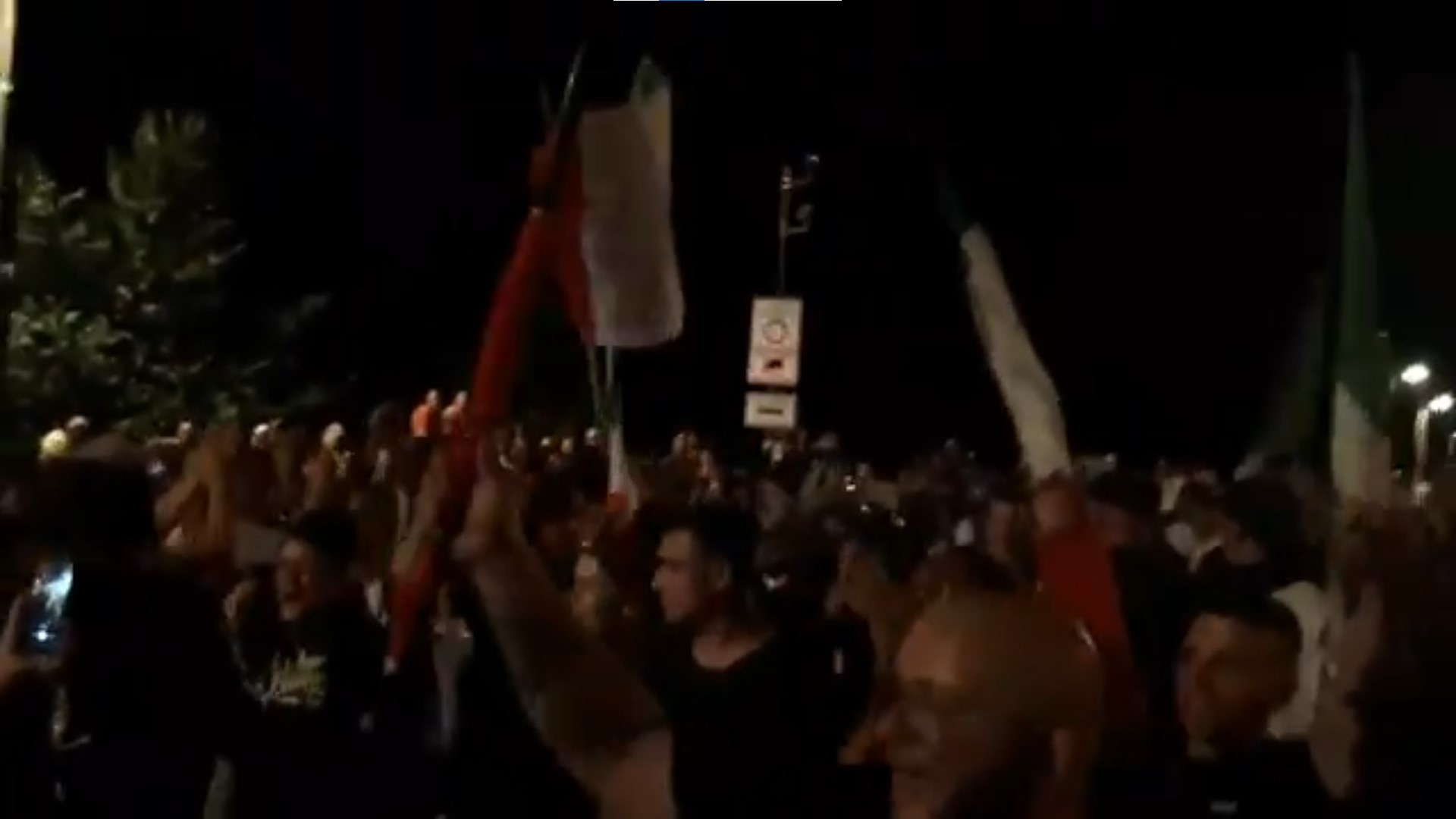 Aggredita a una manifestazione No Green Pass una giornalista di Rai News 24