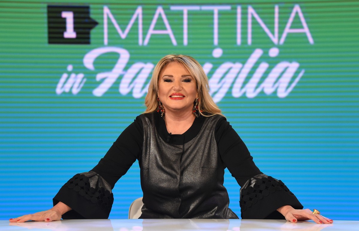 La cosa più bella della tv dell’estate 2021? La saga del cellulare, con Tiberio Timperi e Monica Setta
