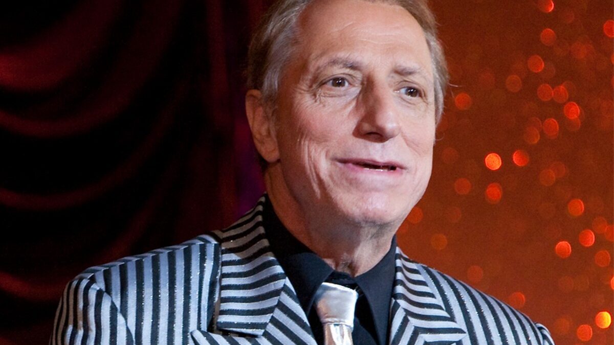 Pippo Franco ricoverato in ospedale: condizioni discrete, ma nessuna preoccupazione