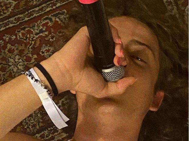Sangiovanni “Tutti aspettano che qualcuno sbagli qualcosa per goderne, lo sento anche addosso a me”