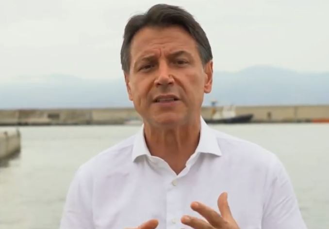 Giuseppe Conte a Fedez: “Sono d’accordo, bisogna riportare la capienza dei concerti al 100%”
