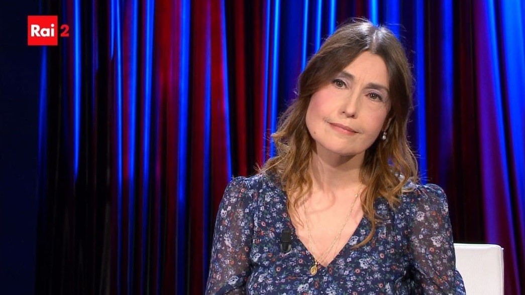 Claudia Koll a Ti sento: “Mi danno fastidio le foto del passato con Tinto Brass”