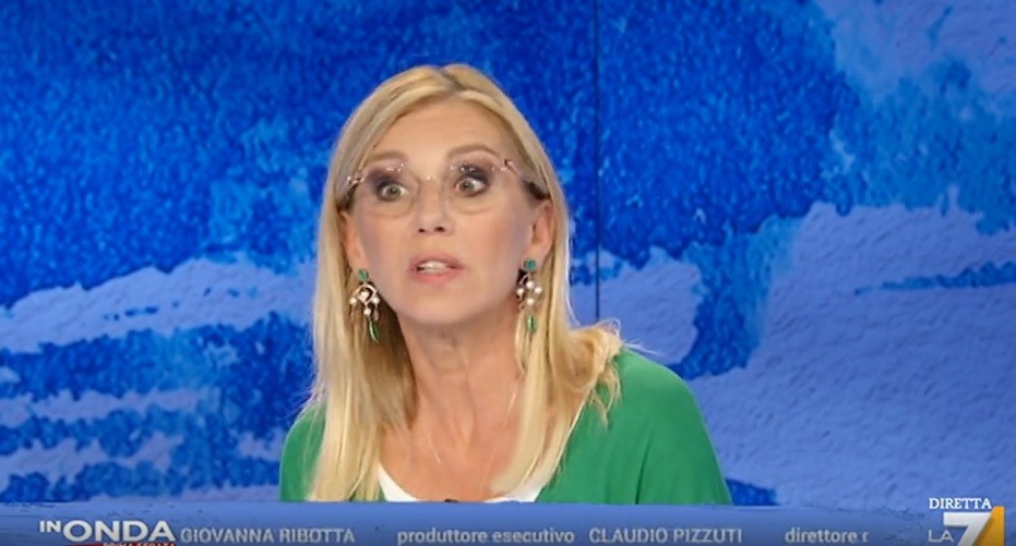 In onda, l’ospitata di Borghi è un mistero. Parenzo lo annuncia, la De Gregorio lo smentisce