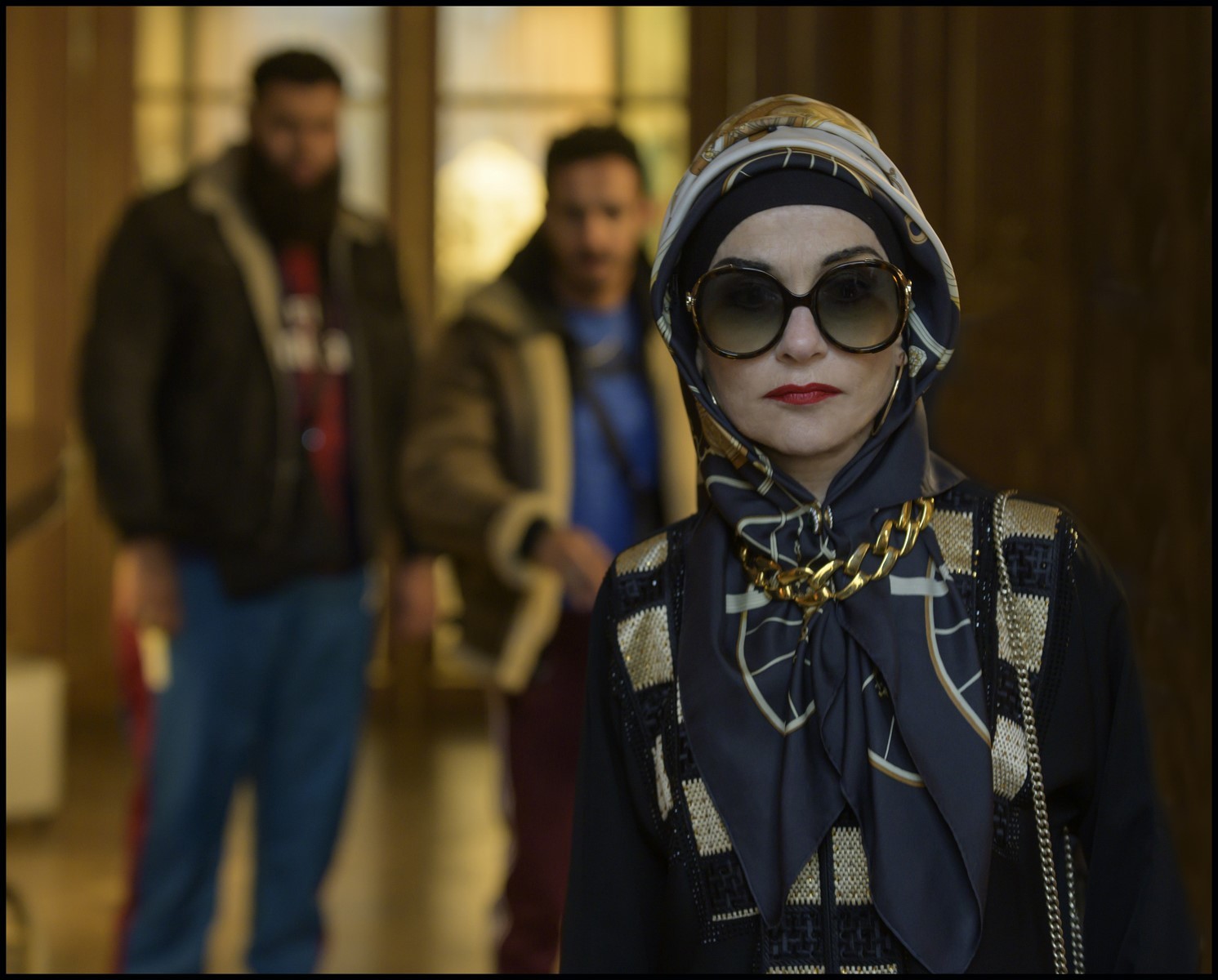 La Padrina: foto e locandina della commedia con Isabelle Huppert