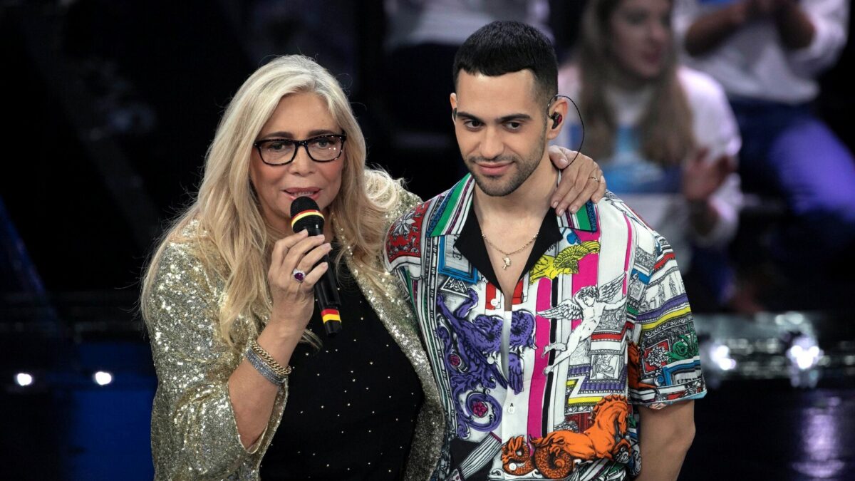 Mahmood alla prima puntata della nuova stagione di Domenica in con Mara Venier su Rai1