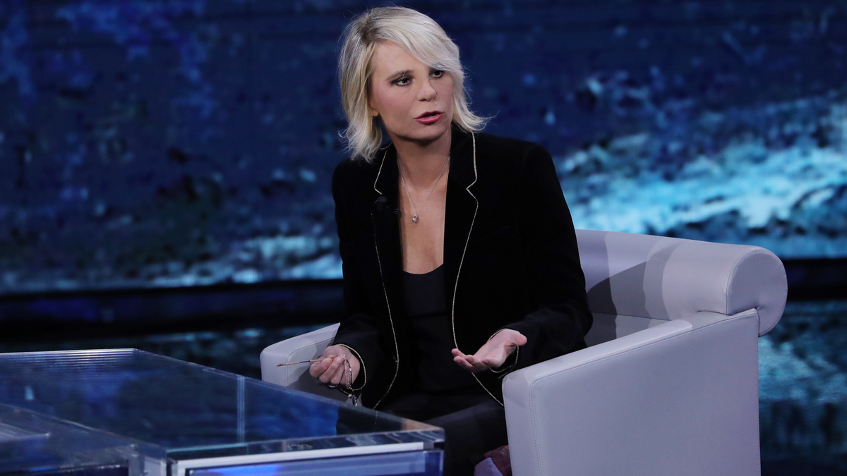 Amici 21 si sposta dal sabato alla domenica (per le prime due puntate)