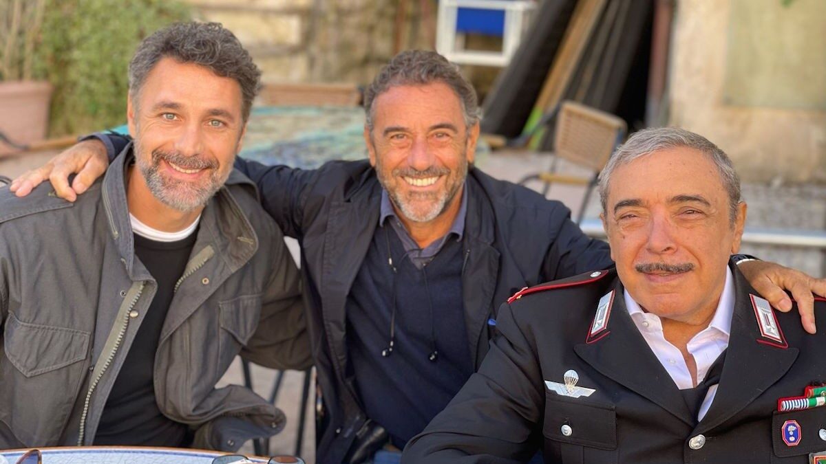 Don Matteo 13, Raoul Bova sul set (e quella voce su come uscirà di scena Terence Hill…)