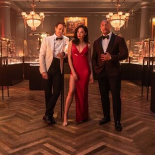Red Notice foto e poster film Netflix