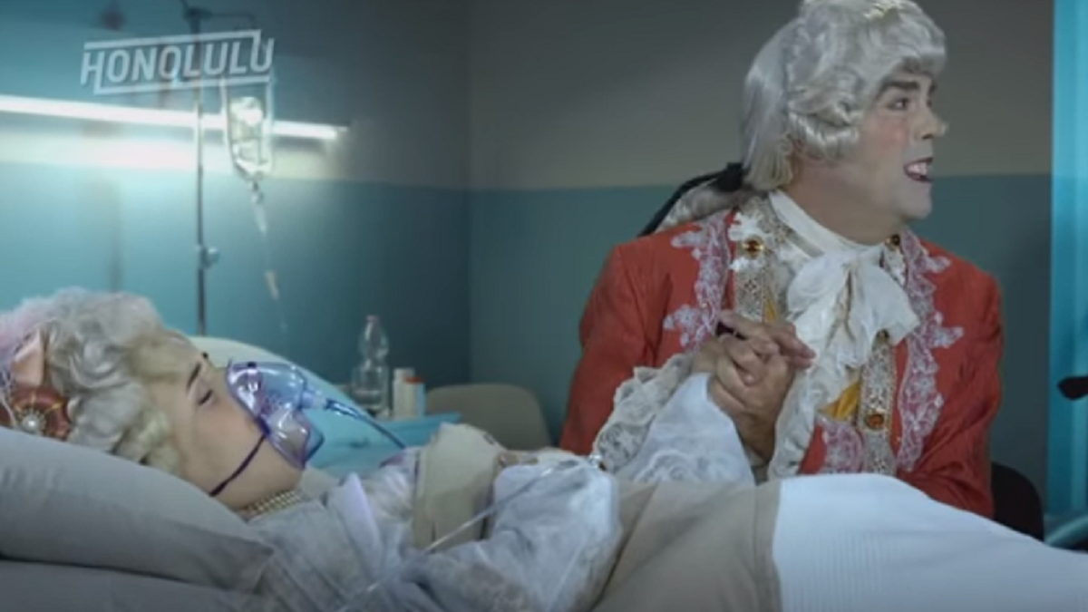 Sensualità a Corte, il ritorno di Jean Claude tra Bridgerton e citazioni neo-trash