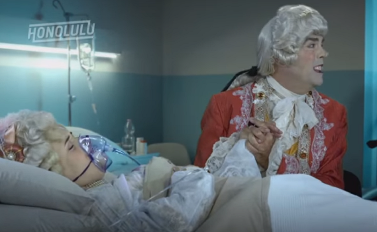 Sensualità a Corte, il ritorno di Jean Claude tra Bridgerton e citazioni neo-trash