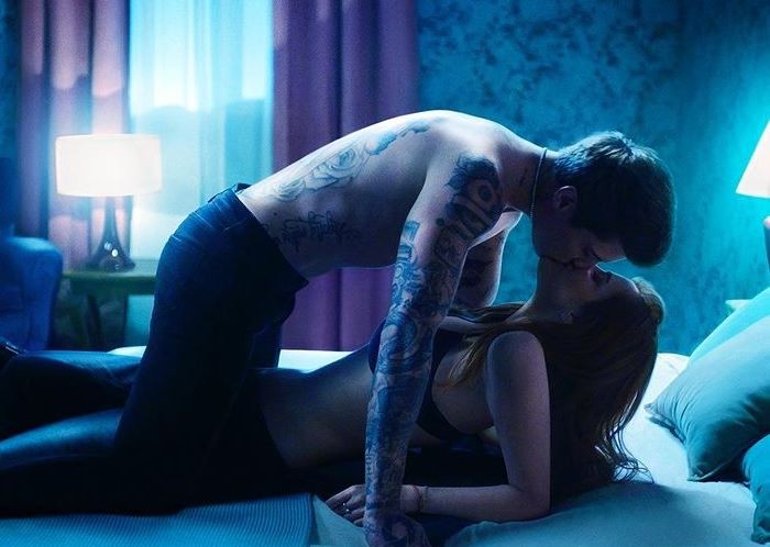 Benjamin Mascolo e Bella Thorne, Up in flames: la canzone colonna sonora del film “Time is up”