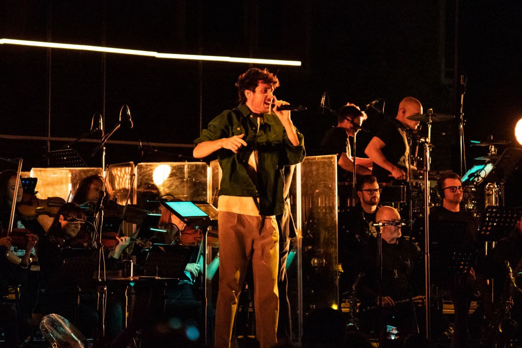 No bad days, Bastille: ascolta il nuovo singolo dedicato alla zia del cantante, morta nel 2019