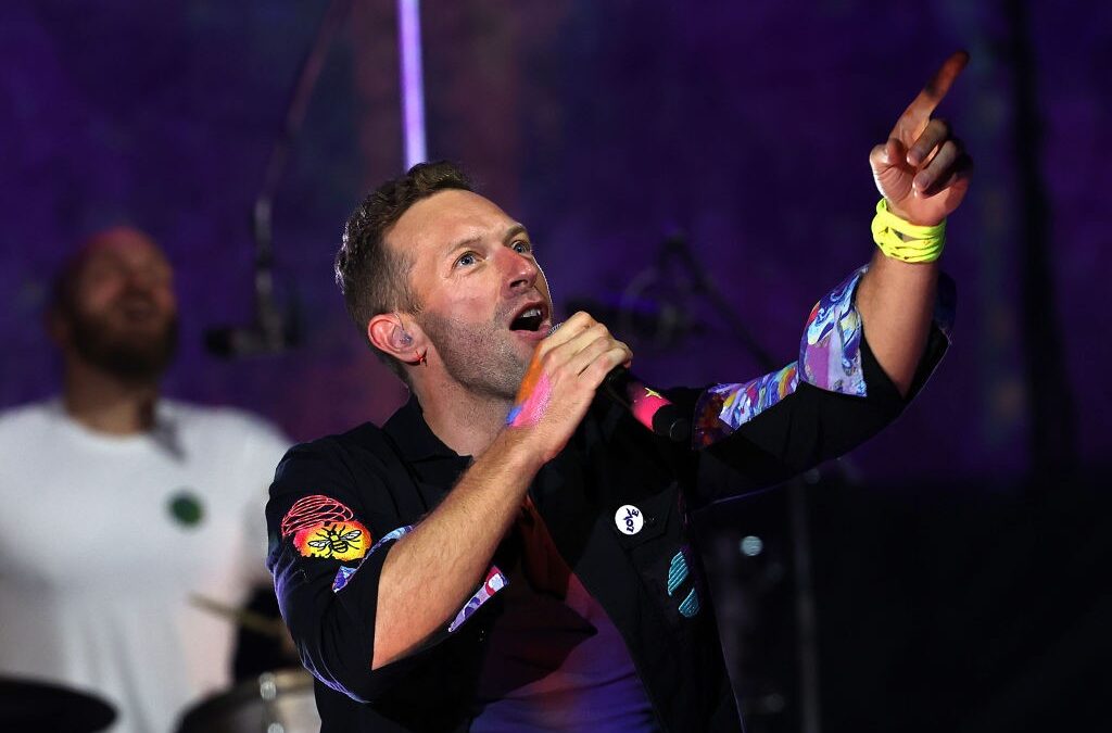 Chris Martin dei Coldplay ha suonato Turu Turu di Francesco e Giada (Sanremo 2001) in Brasile – VIDEO