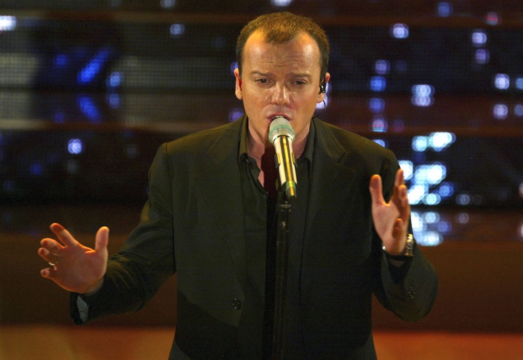 L’amore che non c’è, Gigi D’Alessio: testo e audio della canzone