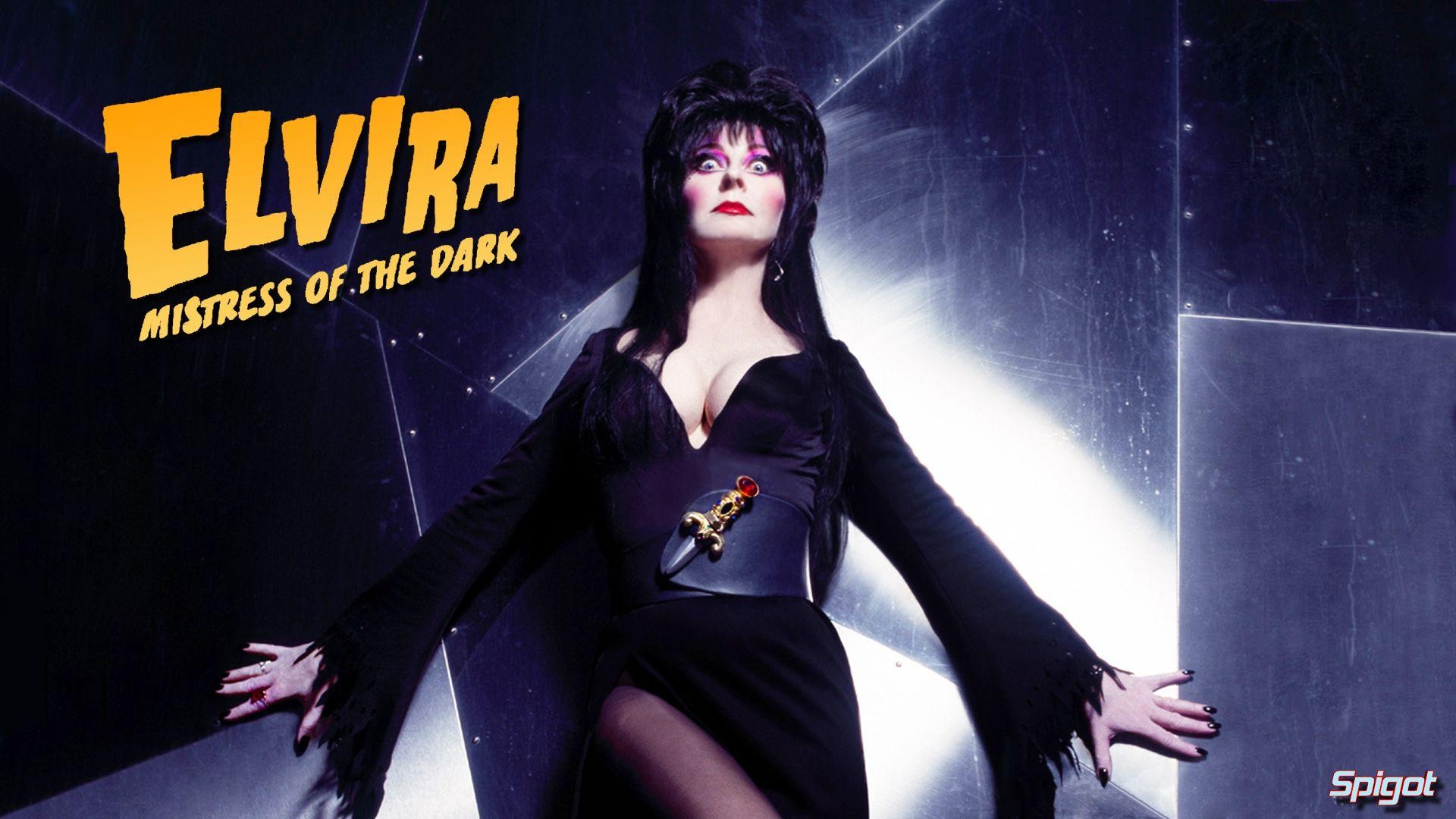 Halloween 2021, Elvira: nuovi video Netflix & Chills e nuova action figure NECA