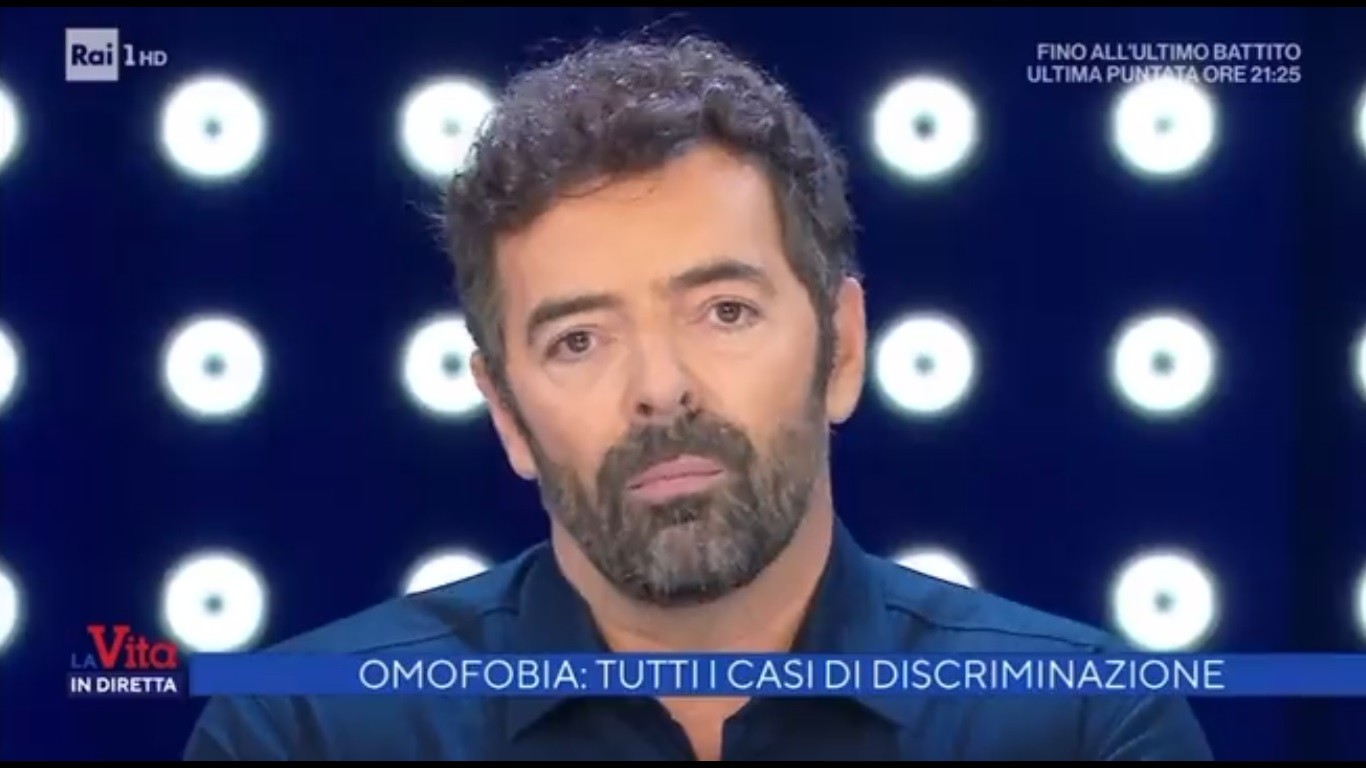 Alberto Matano, il delicato coming out a La vita in diretta: “Ho provato l’omofobia sulla mia pelle” (VIDEO)