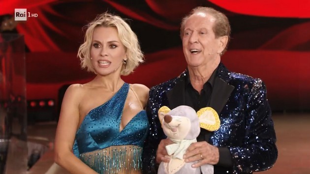 Ballando con le stelle 2021, Memo Remigi torna in gara dopo la quarantena: “Settimana tosta”