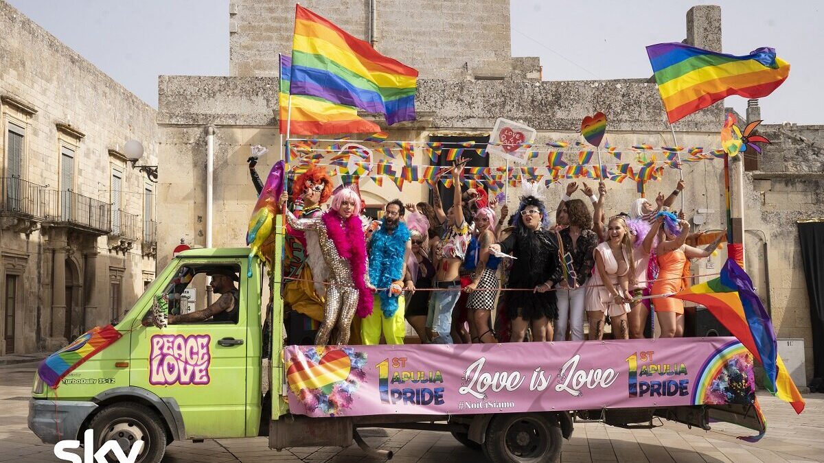 Dino Abbrescia e Guglielmo Poggi: “dal gay pride alla religione, Cops 2 è una serie coraggiosa”