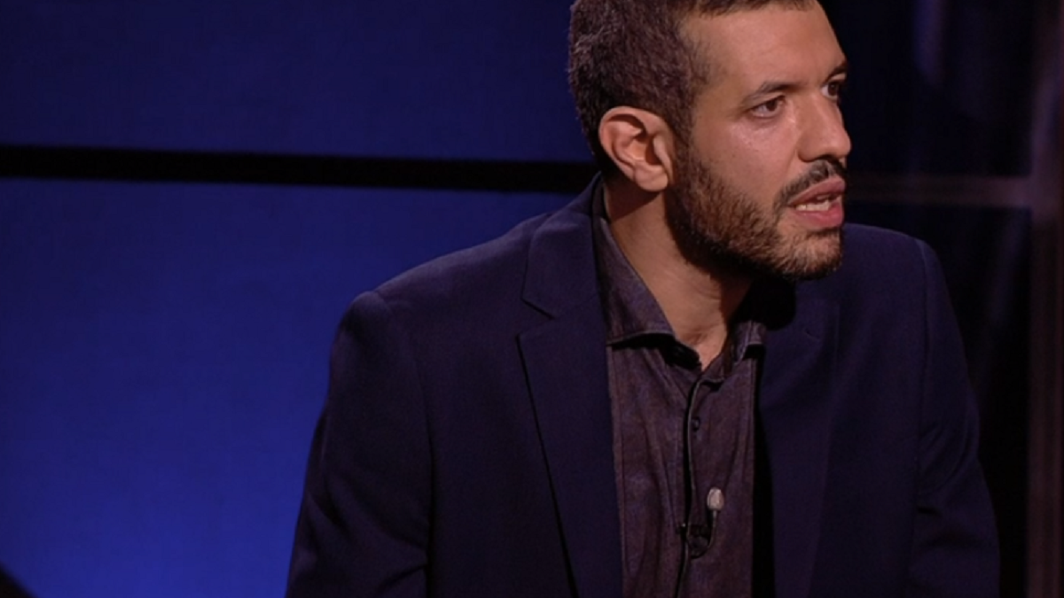 Data Comedy Show: con il pretesto dei sondaggi si ride con gli stand up comedian nella notte di Rai2