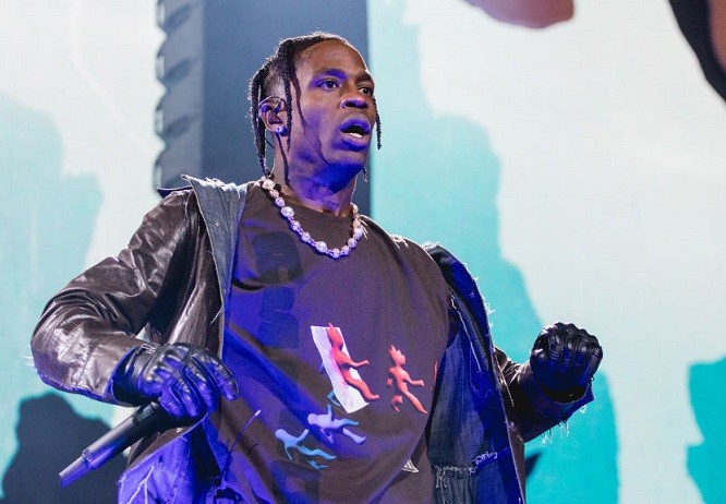 Astroworld festival, 8 persone morte e centinaia di feriti durante il concerto di Travis Scott: ecco cosa è successo